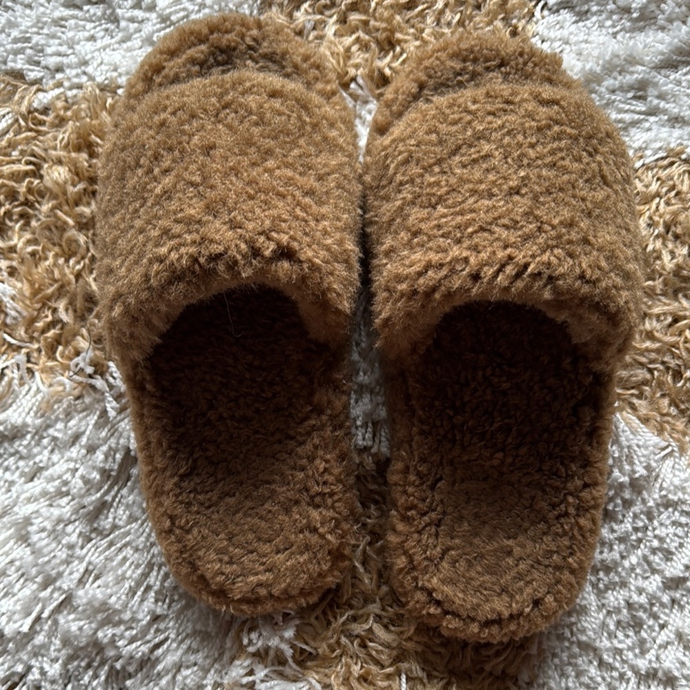 NEW platform Cozy Brown Fuzzy Slippers size 35/36
